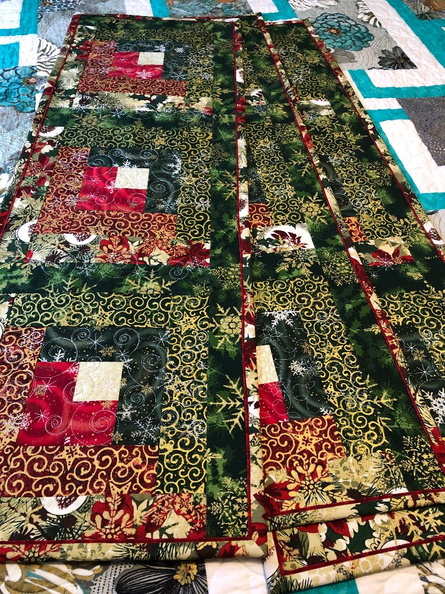 Red and Green log cabin Christmas runner.jpg